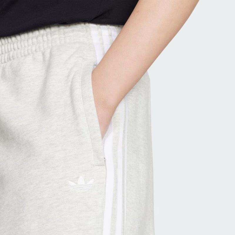 adidas 26Q3 adidas DISTRESSED JOGGERS ライトグレーヘザー KC8822