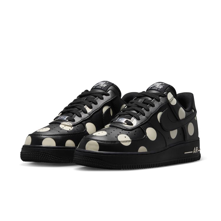 NIKE FA26 NIKE WMNS AIR FORCE 1 '07 ブラック/ブラック-セイル IR8647-001
