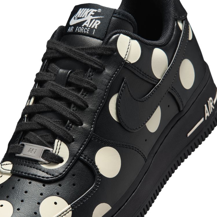 NIKE FA26 NIKE WMNS AIR FORCE 1 '07 ブラック/ブラック-セイル IR8647-001