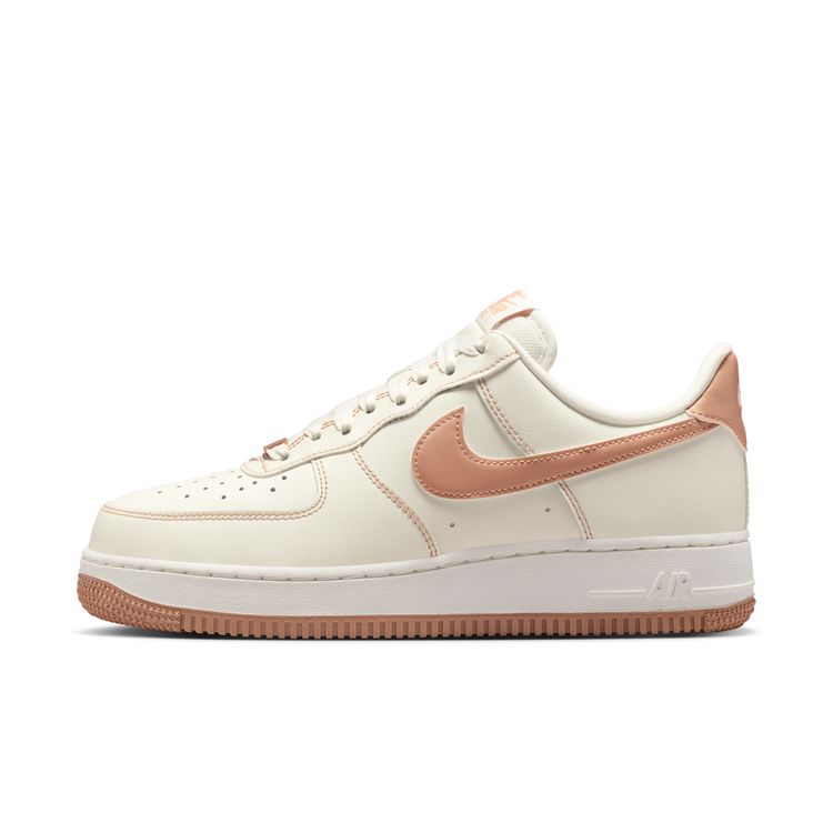 NIKE SP26 NIKE WMNS AIR FORCE 1 '07 セイル/ローズゴールド IQ9428