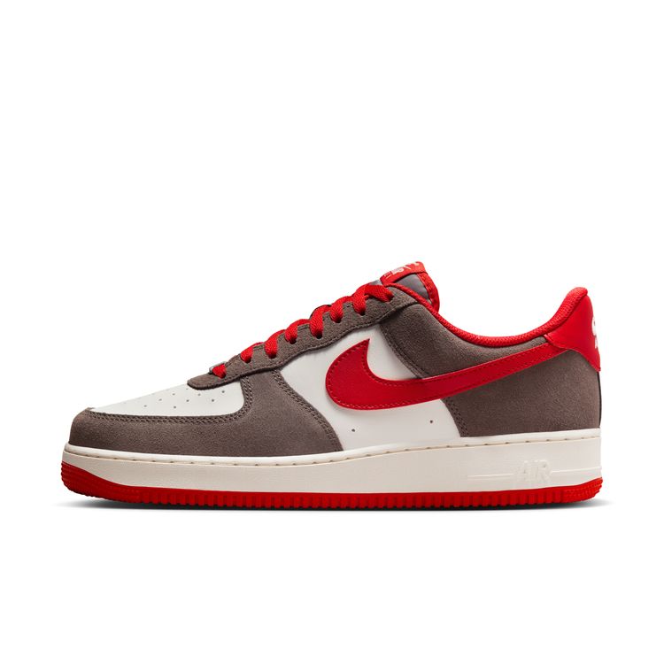 【セール30%OFF】NIKE SU25 NIKE AIR FORCE 1 '07 LV8 ケイブストーン/ユニバーシティレッド-セイル FQ8714-201
