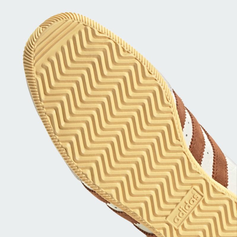 adidas 26Q1 JAPAN W オフホワイト/ダスキーブロンズ/ブラウンデザート IH1600