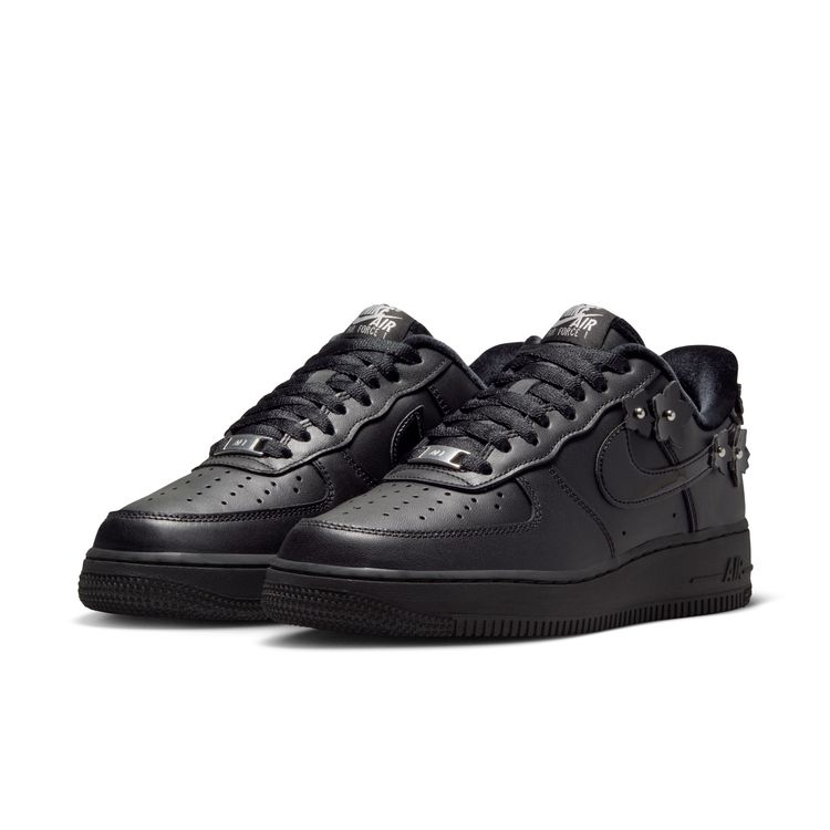 NIKE FA26 NIKE WMNS AIR FORCE 1 '07 ブラック/ブラック-オフノワール-メタリックシルバー IR8637-001