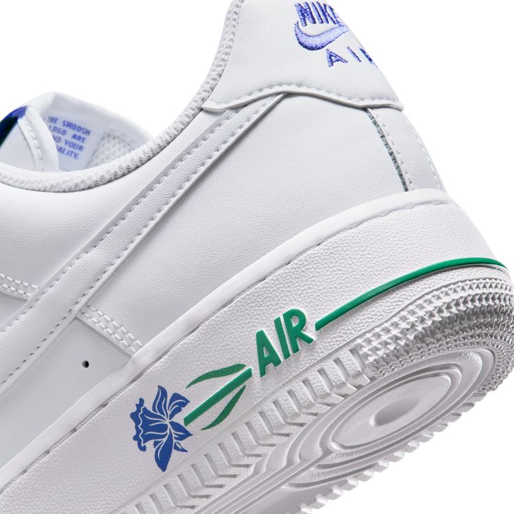 NIKE SU26 NIKE WMNS AIR FORCE 1 '07 SE ホワイト/ホワイト-ペルシアンバイオレット-スタジアムグリーン IF0498-101