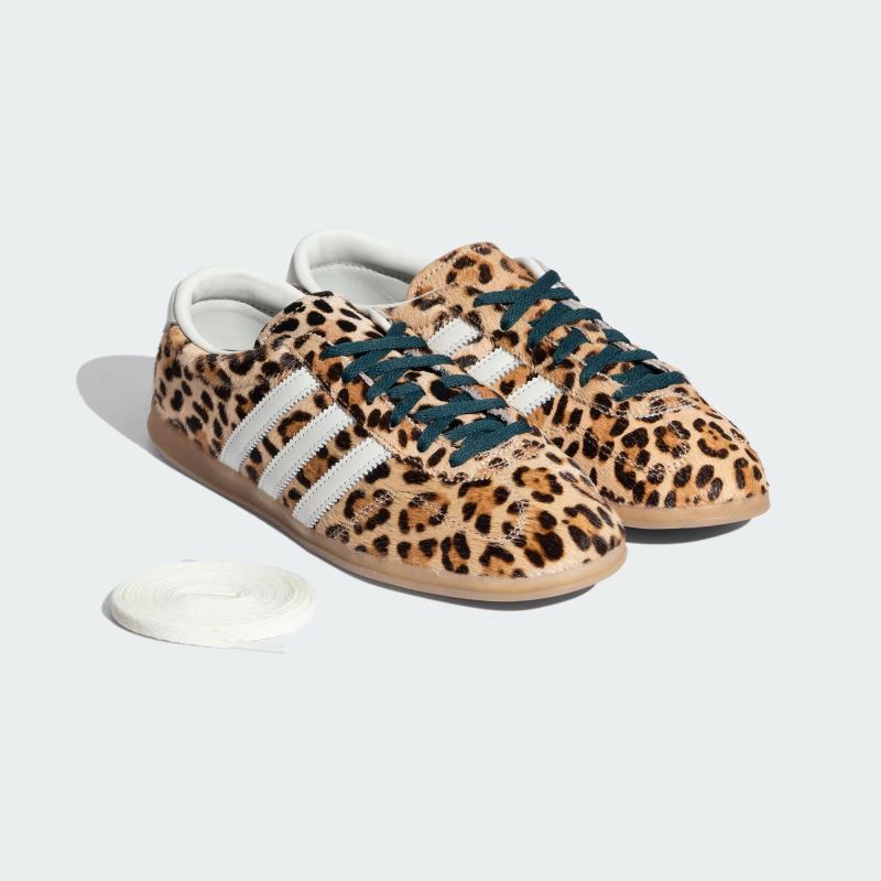 adidas 26Q1 GAZELLE LO PRO W マジックベージュ/アイボリー/ガム KI4207