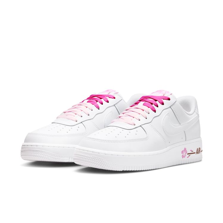 NIKE SU26 NIKE WMNS AIR FORCE 1 '07 SE ホワイト/ホワイト-プレイフルピンク-ファウナブラウン IF0498-102