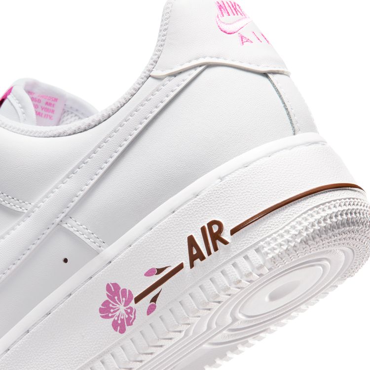 お値下げ★NIKE WMNS AIR FORCE 1 '07 SE 9.5 セール】エア フォース 1 '07 SE ウィメンズシューズ / Air Force 1