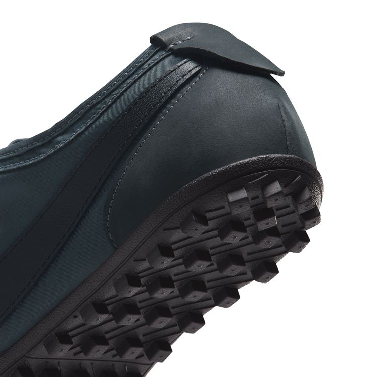 NIKE HO26 10/1 NIKE WMNS MOON SHOE OG アンスラサイト/ブラック