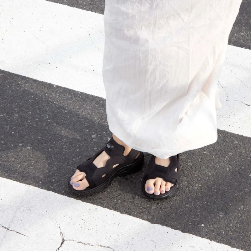 Reebok 26SS INSTAPUMP FURY SANDAL ブラック/ホワイト 100251112