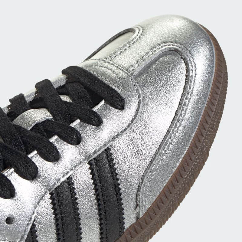 adidas 26Q1 SAMBA OG W シルバーメタリック/コアブラック/ガム JI4218