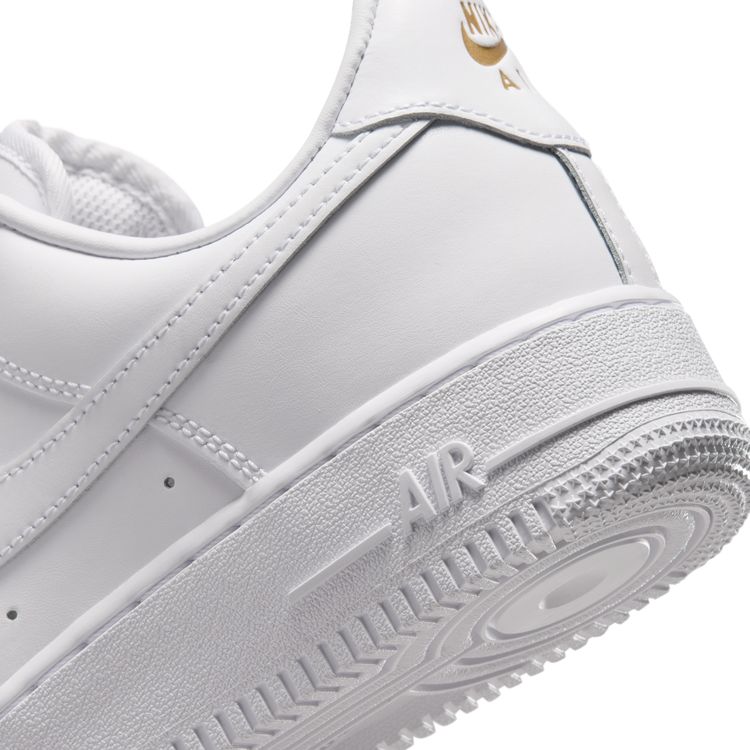 NIKE FA26 NIKE WMNS AIR FORCE 1 '07 ホワイト/ホワイト-メタリックゴールド-サミットホワイト IO3124-100