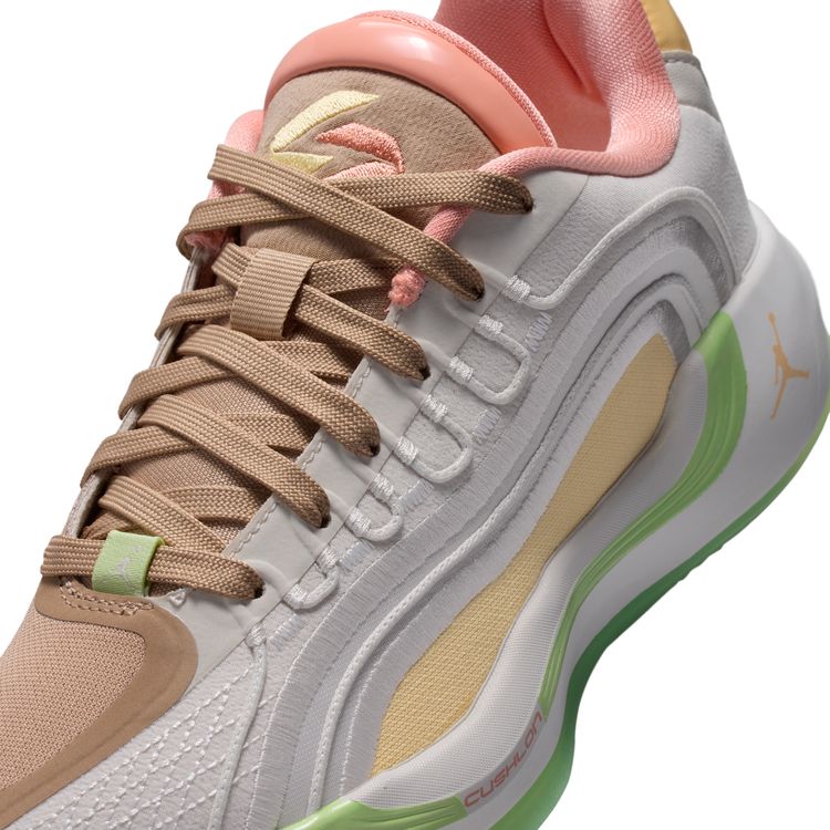 JORDAN BRAND FA25 7/24 JORDAN LUKA 4 GS ライトオールウッドブラウン/タンジェリンティント-ヘンプ IO0201-100