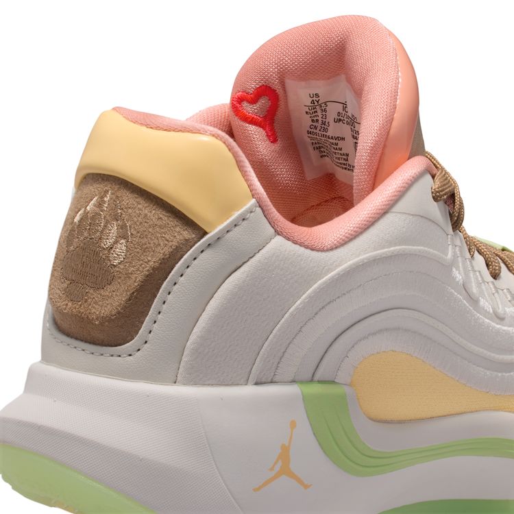 JORDAN BRAND FA25 7/24 JORDAN LUKA 4 GS ライトオールウッドブラウン/タンジェリンティント-ヘンプ IO0201-100