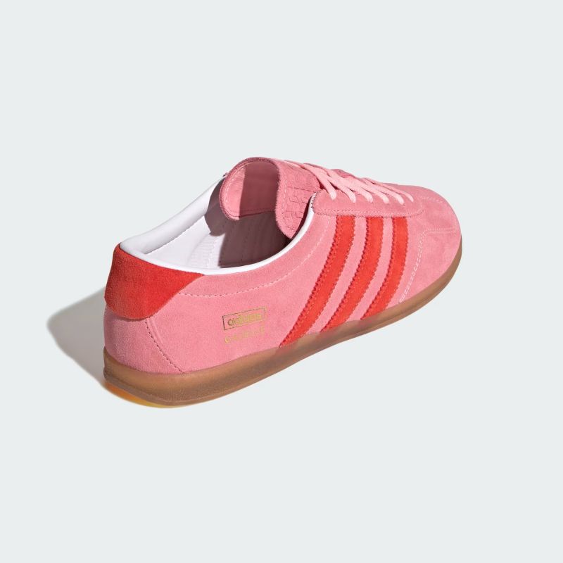 adidas 26Q2 adidas GAZELLE LO PRO W ピンクスパーク/レッド/ガム IH6945