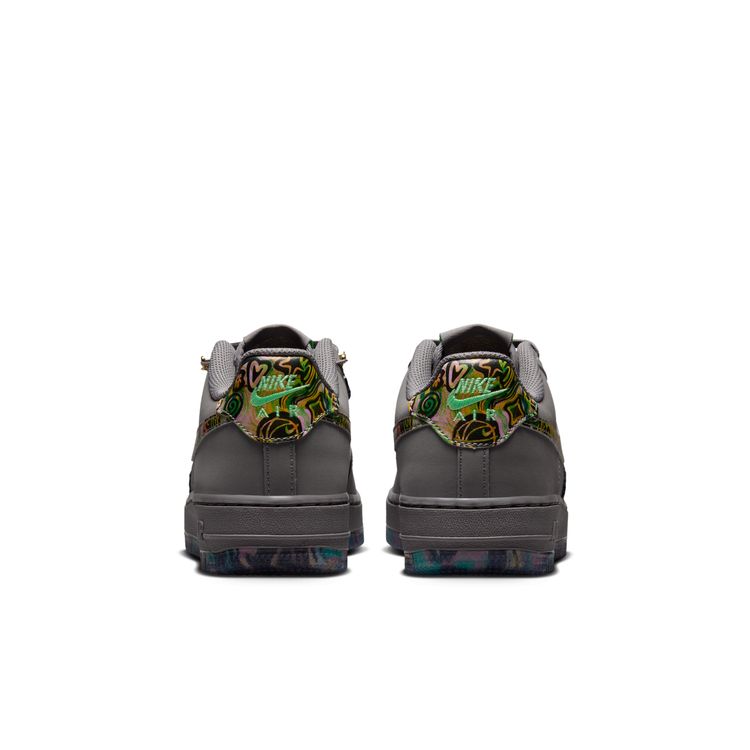 NIKE FA26 NIKE AIR FORCE 1 AOS GS ペンシルポイント/マルチカラー-イリュージョングリーン IO0318-001
