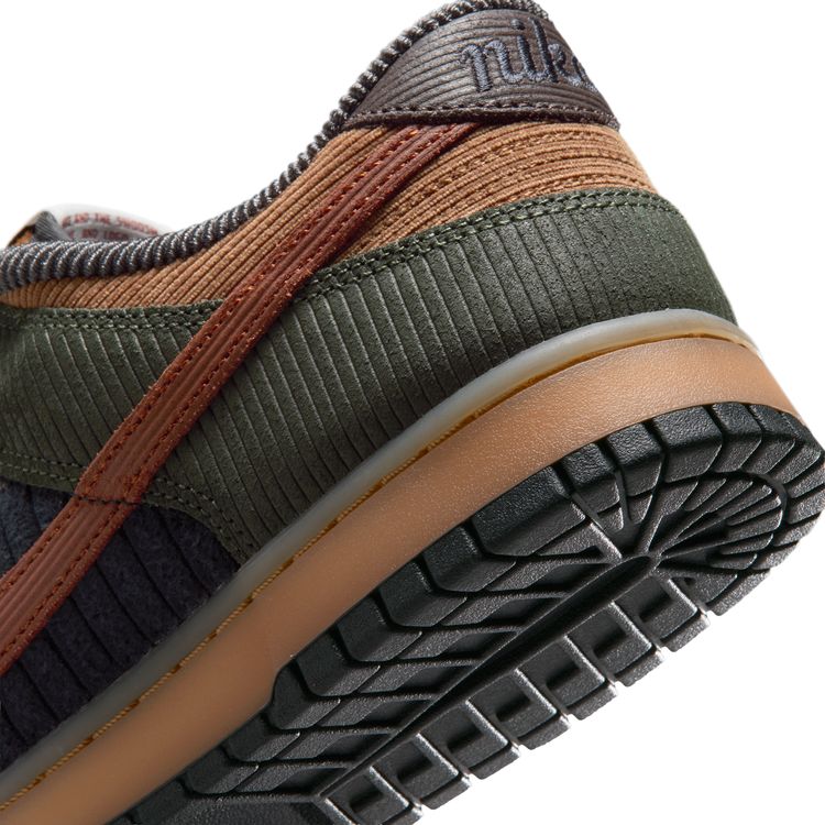 NIKE FA26 NIKE DUNK LOW RETRO PRM ライトブリティッシュタン/シナモン-カーゴカーキ IB7746-201