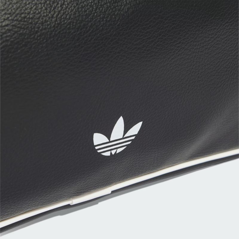 adidas 26Q1 ADICOLOR ELONGATED AIRLINER ブラック KD7851