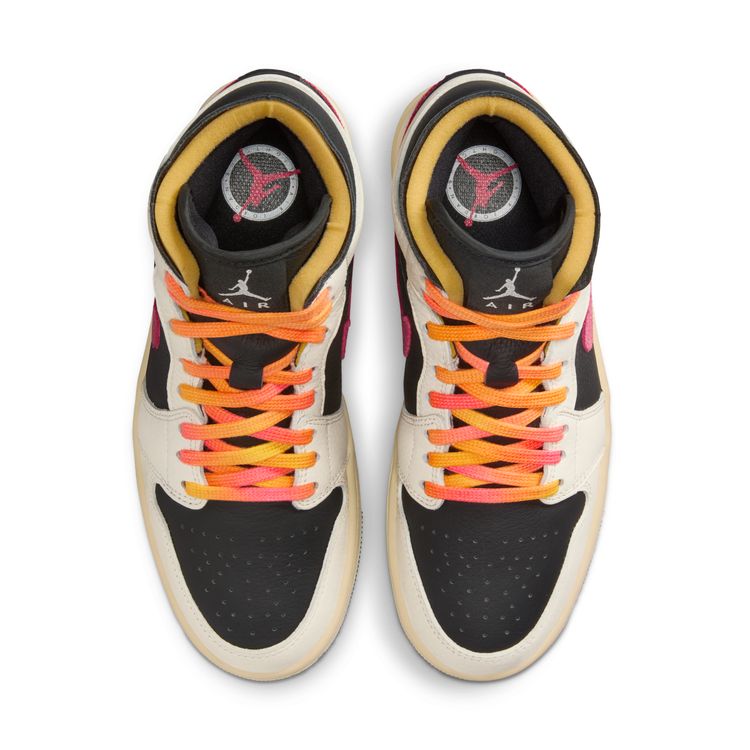 JORDAN BRAND SP26 WMNS AIR JORDAN 1 MID SE EDG ペールアイボリー/レーサーピンク-ブラック-モスリン IB7007-107