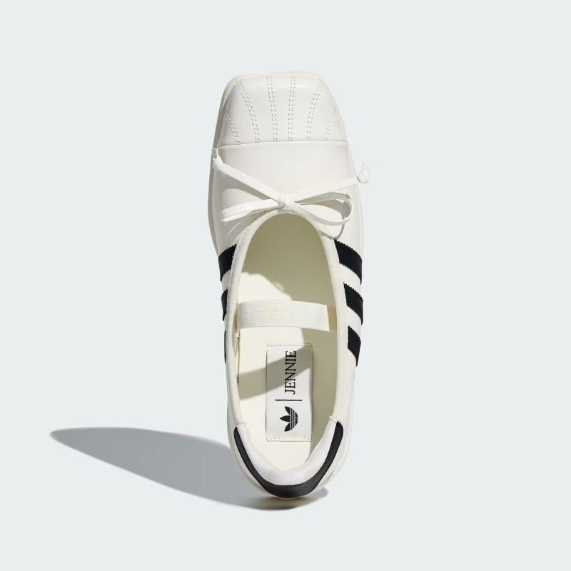adidas 26Q4 9/1 ADILUNA S2 x JENNIE SUPERSTAR SQ BALLET W オフホワイト/コアブラック/オフホワイト LB3786