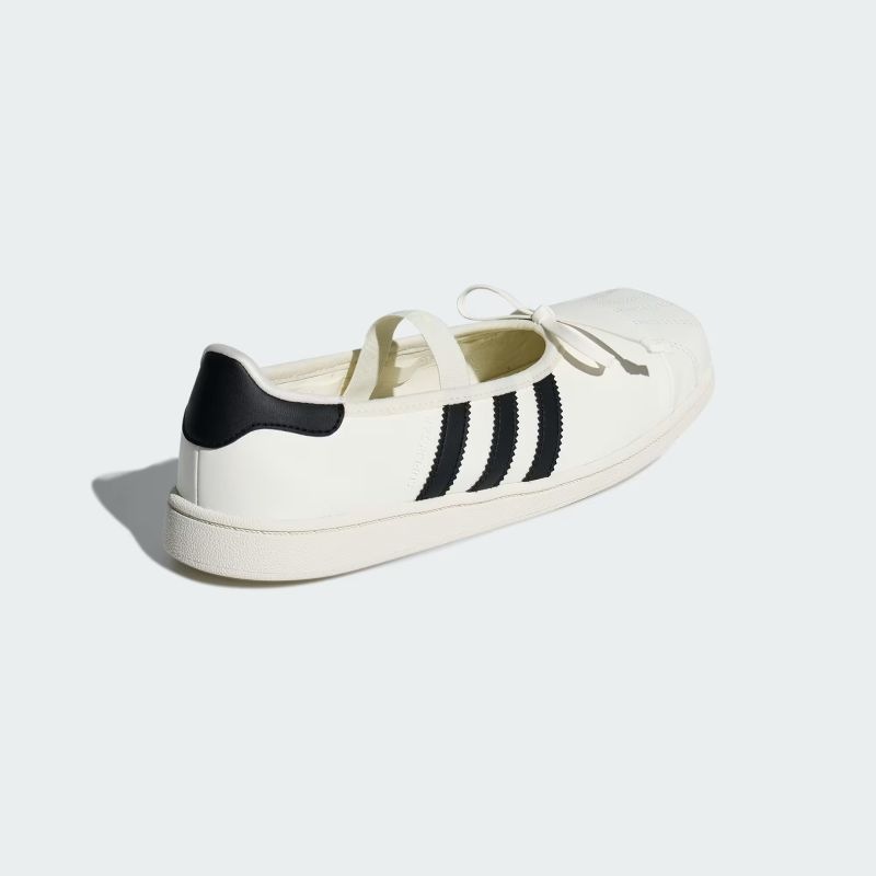 adidas 26Q4 9/1 ADILUNA S2 x JENNIE SUPERSTAR SQ BALLET W オフホワイト/コアブラック/オフホワイト LB3786