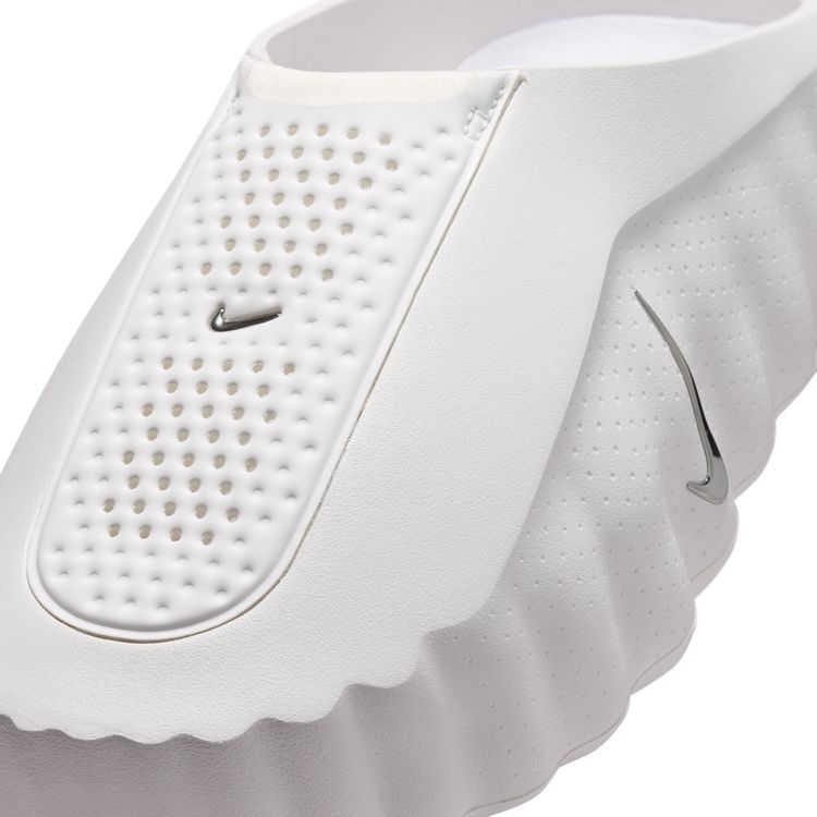 NIKE HO26 10/1 NIKE WMNS MIND 001 サミットホワイト/ファントム-ライトオールウッドブラウン-メタリックシルバー HQ4309-101