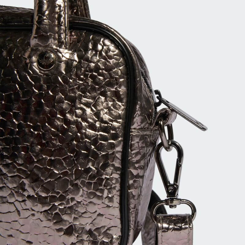 adidas 26Q1 ADICOLOR XS BAG グレースリー KD7890｜アメ横老舗