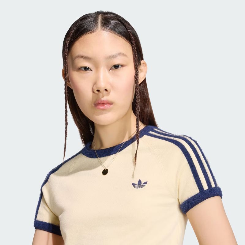 adidas 26Q3 adidas KNITTED TEE ウォームバニラ/ナイトインディゴ