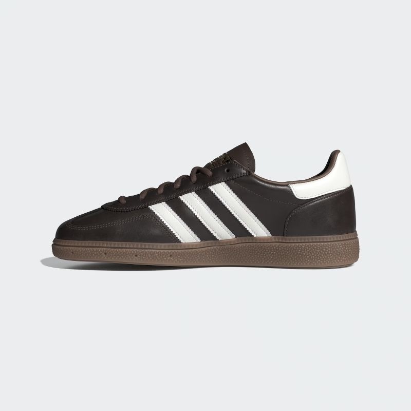 adidas 26Q2 adidas HANDBALL SPEZIAL ブラウン/コアホワイト/アースストラータ KI8581