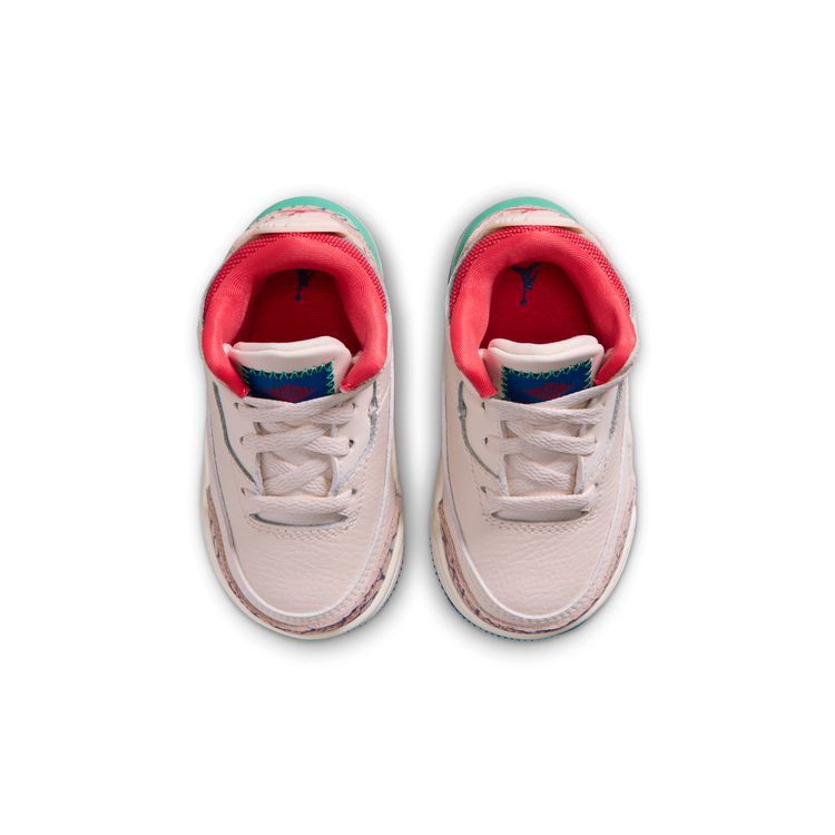 JORDAN BRAND FA26 8/8 JORDAN 3 RETRO TD チョーク/トラックレッド-トゥルーブルー-キネティックグリーン IO2075-100