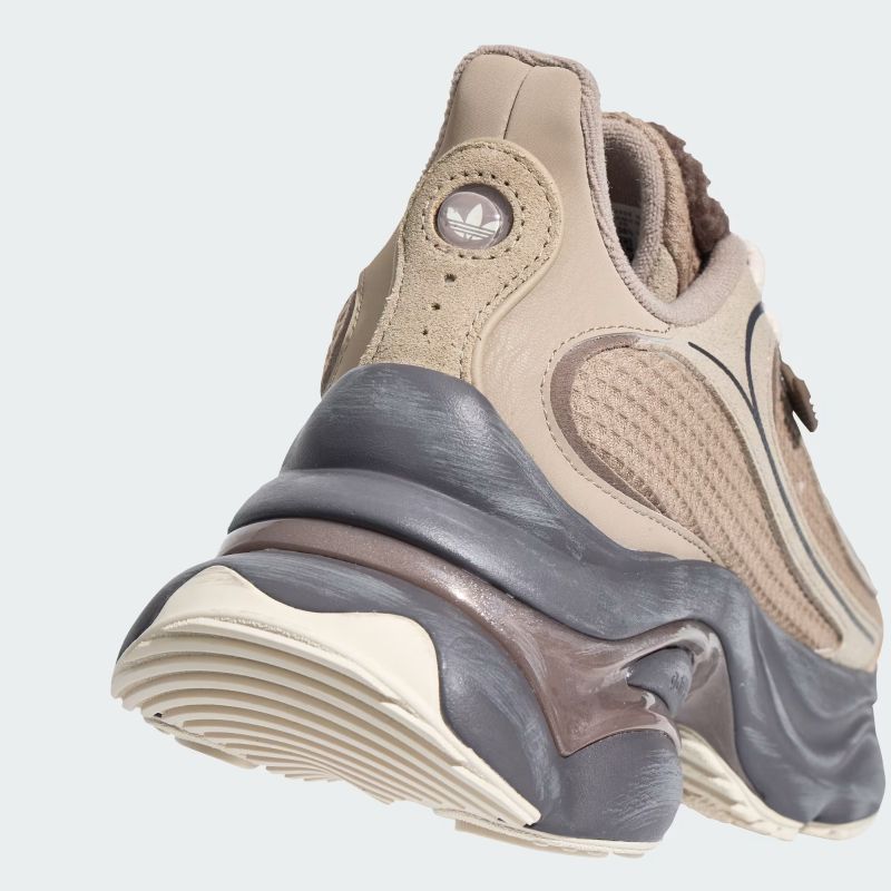adidas 26Q4 adidas OZVENUZ W ワンダーホワイト/トレースブラウン/クレイ LA3793