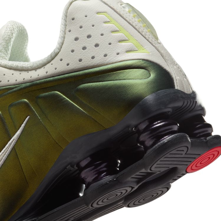 セール30%OFF】NIKE SU25 NIKE WMNS SHOX R4 セイル/ライト