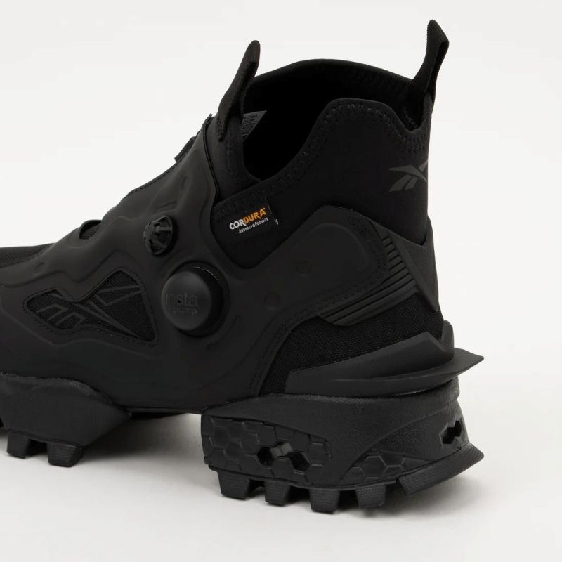 Reebok 25FA 11/7 INSTAPUMP FURY MID ブラック 100230818
