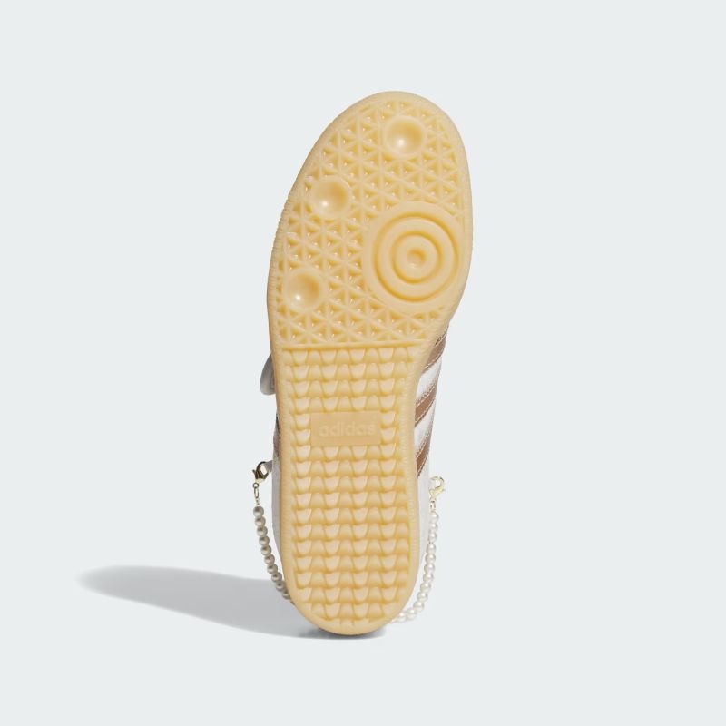 adidas 26Q4 adidas SAMBA JANE W クリスタルホワイト/サプライヤーカラー LA6407