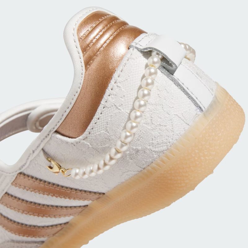 adidas 26Q4 adidas SAMBA JANE W クリスタルホワイト/サプライヤーカラー LA6407