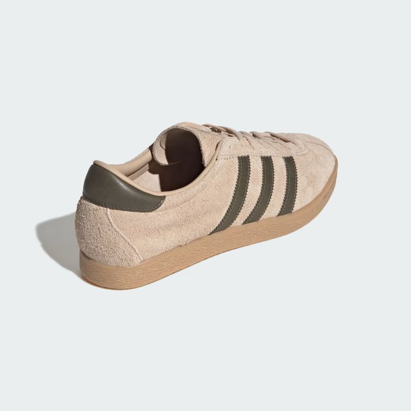 adidas 26Q1 adidas TOBACCO マジックベージュ/オリーブストラータ/ガム IH9083