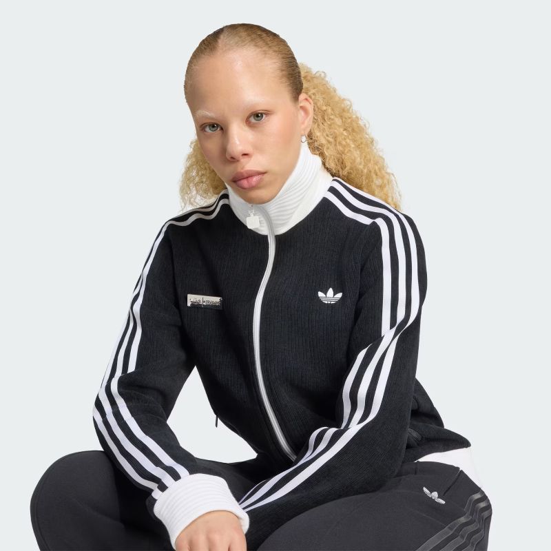 adidas 26Q4 9/1 ADILUNA S2 x JENNIE FAN OG TT ブラック LD8924