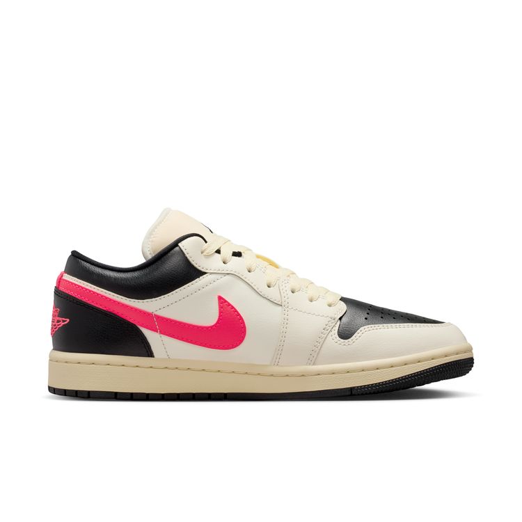 JORDAN BRAND SP26 WMNS AIR JORDAN 1 LOW ペールアイボリー/レーサーピンク-ブラック-モスリン DC0774-107