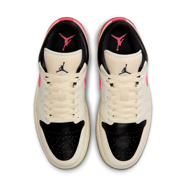 JORDAN BRAND SP26 WMNS AIR JORDAN 1 LOW ペールアイボリー/レーサー