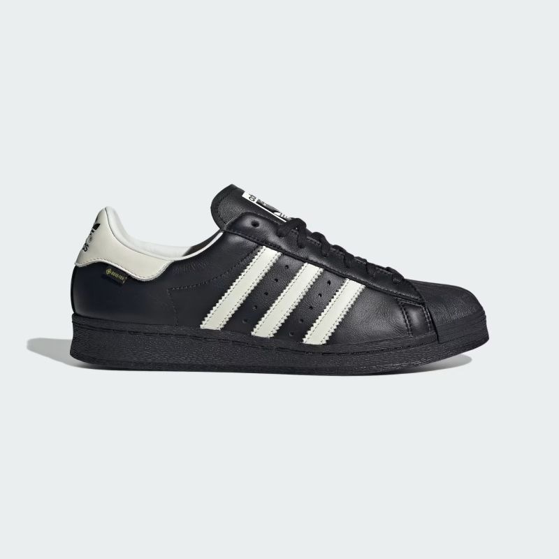 adidas 26Q3 adidas SUPERSTAR 82 GTX コアブラック/オフホワイト/コアブラック KI7819