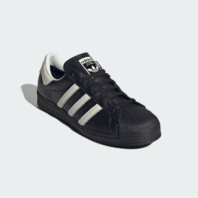 adidas 26Q3 adidas SUPERSTAR 82 GTX コアブラック/オフホワイト/コアブラック KI7819