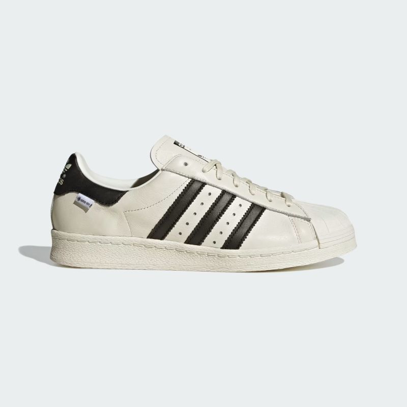 adidas 26Q3 adidas SUPERSTAR 82 GTX クラウドホワイト/コアブラック/オフホワイト KI7820
