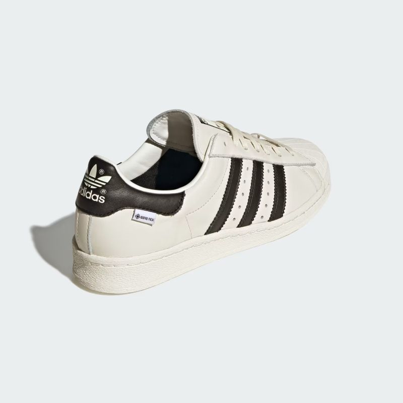 adidas 26Q3 adidas SUPERSTAR 82 GTX クラウドホワイト/コアブラック/オフホワイト KI7820