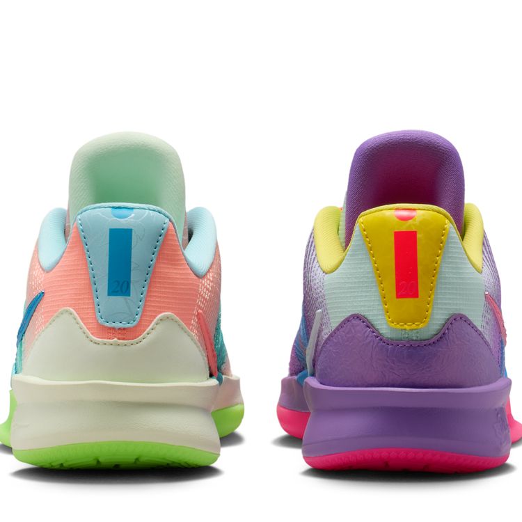 NIKE SU26 4/1 NIKE SABRINA 3 EP イグルー/ホットラバ-ブルークリスタル IO7844-300