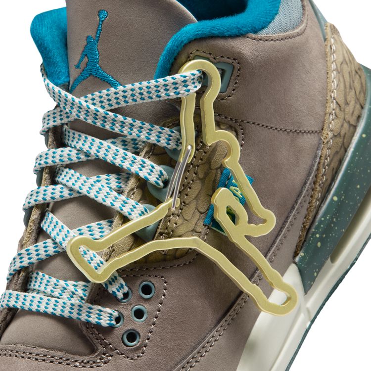 JORDAN BRAND SP26 1/1 AIR JORDAN 3 RETRO GS オリーブグレー/グリーンアビス-カーキ-シーグラス IB7066-001