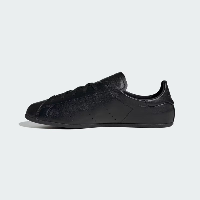 adidas 26Q3 adidas STAN SMITH LO PRO W コアブラック/コアブラック/カーボン JR6010