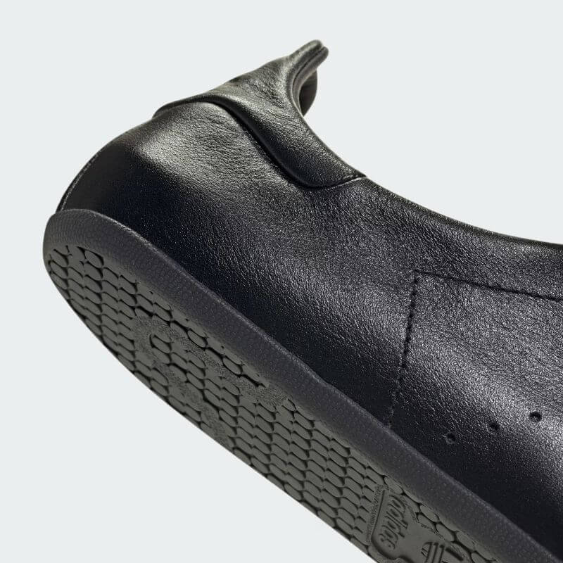adidas 26Q3 adidas STAN SMITH LO PRO W コアブラック/コアブラック/カーボン JR6010