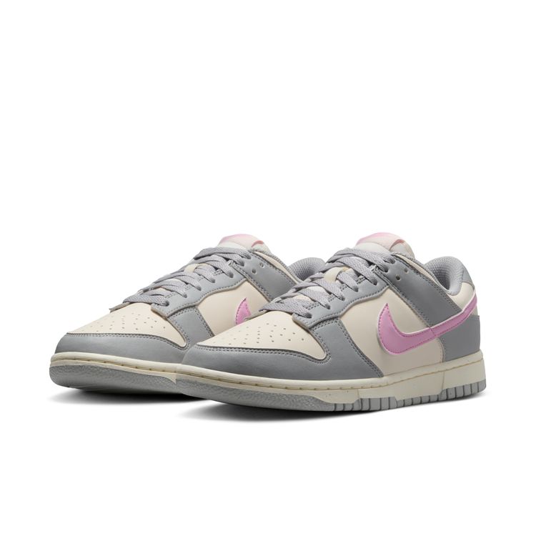 【セール30%OFF】NIKE SU25 NIKE WMNS DUNK LOW NEXT NATURE ライトスモークグレー/ピンクライズ-ペールアイボリー DD1873-002