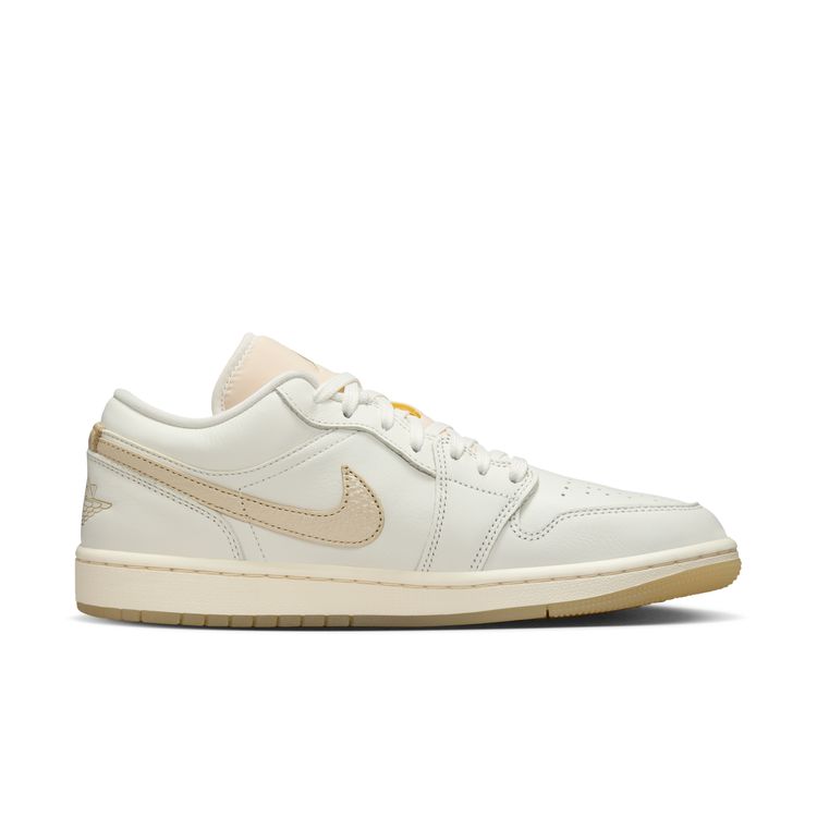 JORDAN BRAND HO25 WMNS AIR JORDAN 1 LOW SE セイル/チーム ゴールド-ペールアイボリー HV5157-100