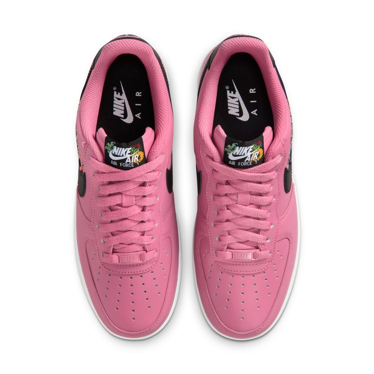 NIKE SP26 NIKE WMNS AIR FORCE 1 '07 PRM ピオニー/ブラック-メタリックゴールド-ホワイト IB6644-600