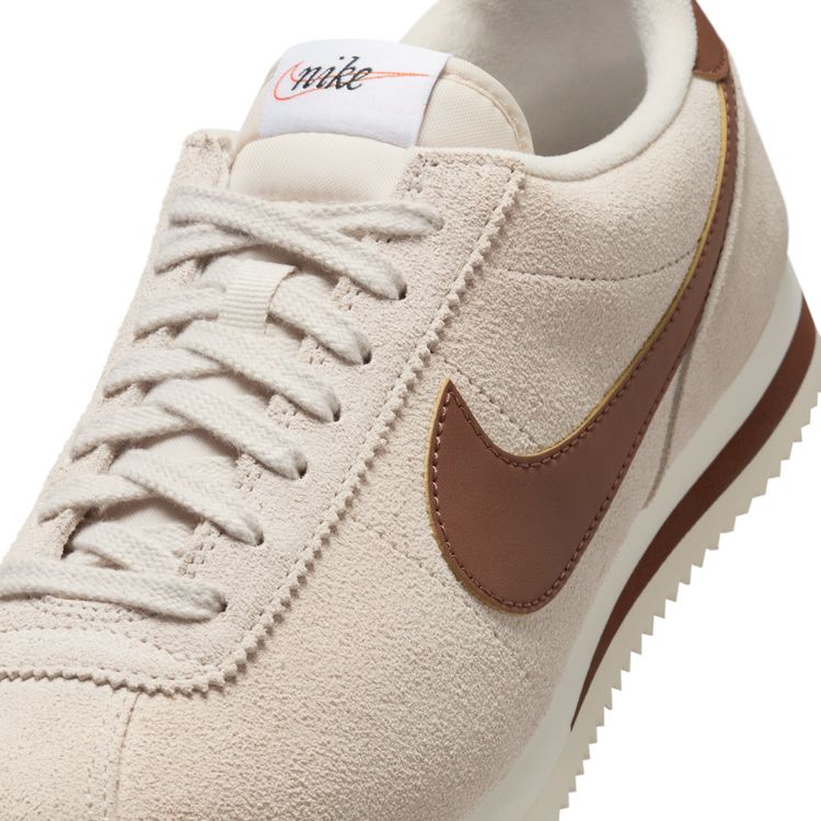 NIKE HO25 NIKE WMNS CORTEZ ライトオールウッド ブラウン/ファウナブラウン-セイル IB1857-100